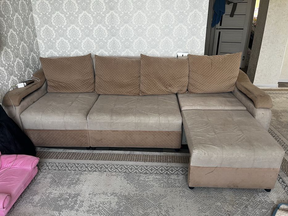 Продам диван размер 275см. В куленовке