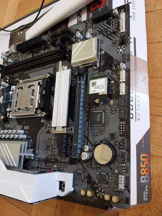 AMD Ryzen 5 7500F + Gigabyte B650M Gaming Wi-Fi rev.1.5