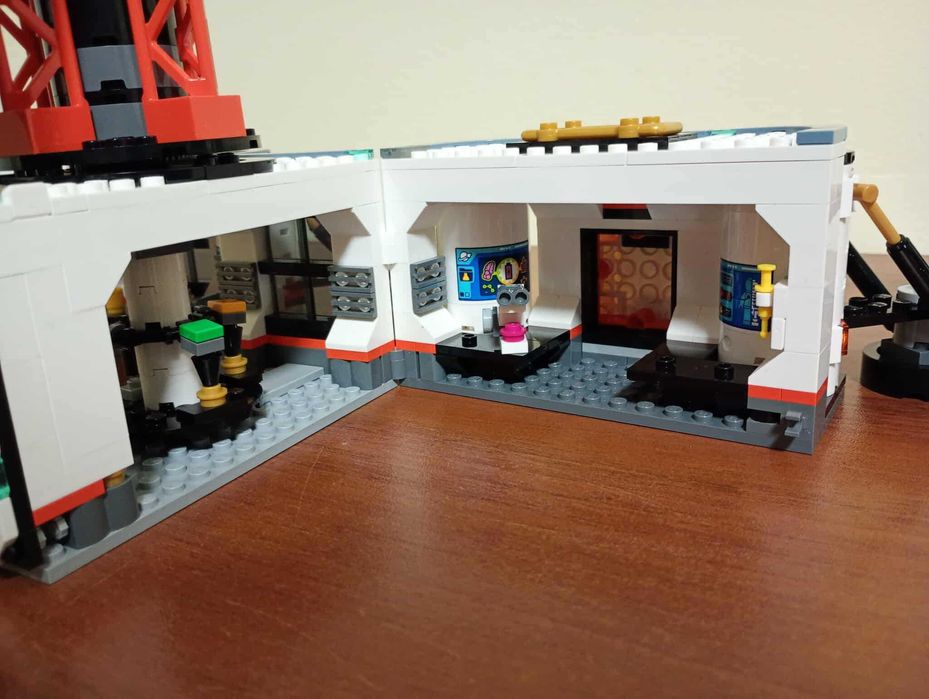 LEGO City Space Base and Rocket Launchpad