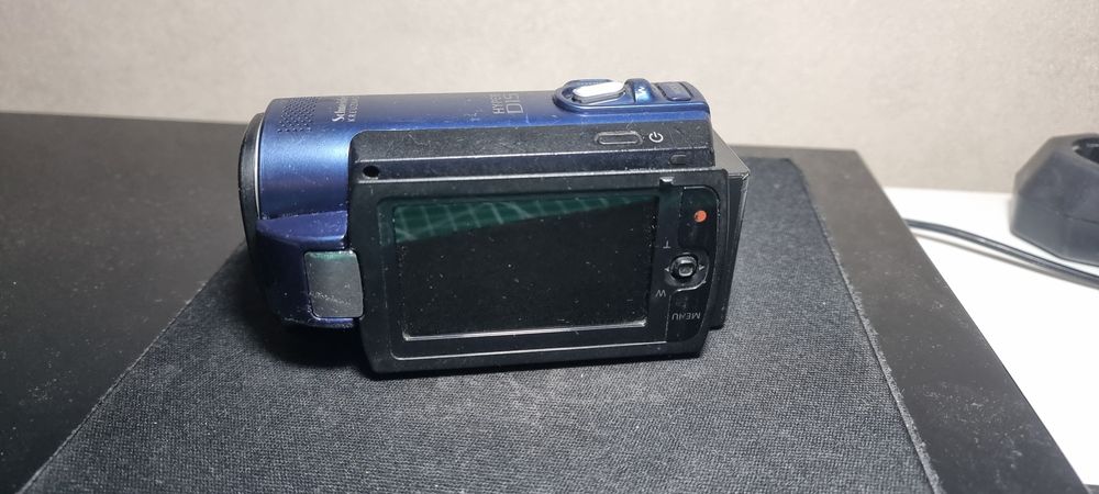 Продам цифровую видеокамеру Саммсунг