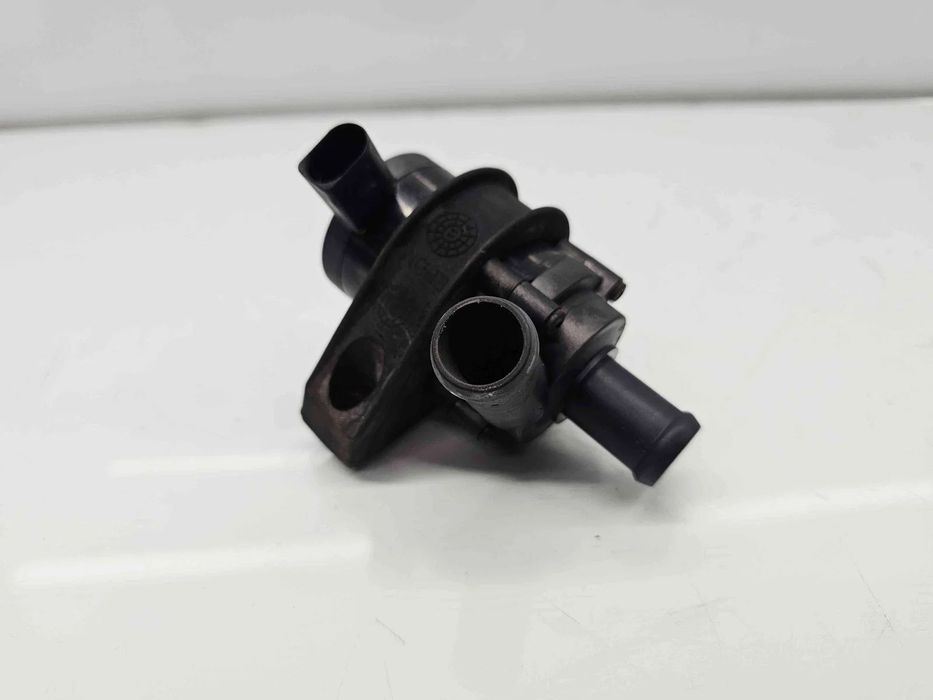 Pompa recirculare apa  Volkswagen Golf 6 (5K1) [Fabr 2009-2013]  1K096