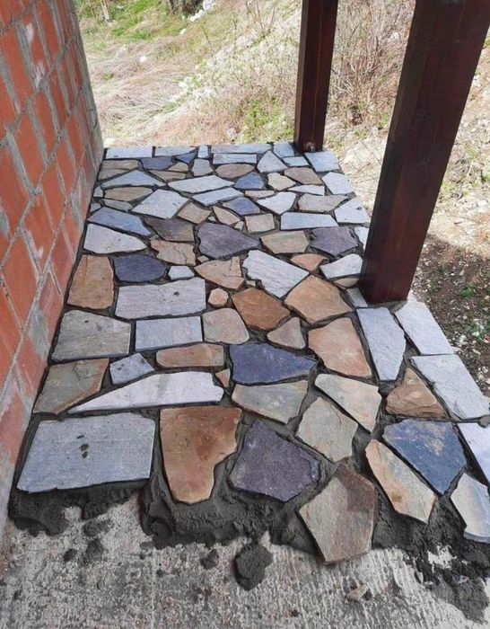 Pavaj din piatra naturala de munte ideală pentru pavarea curții