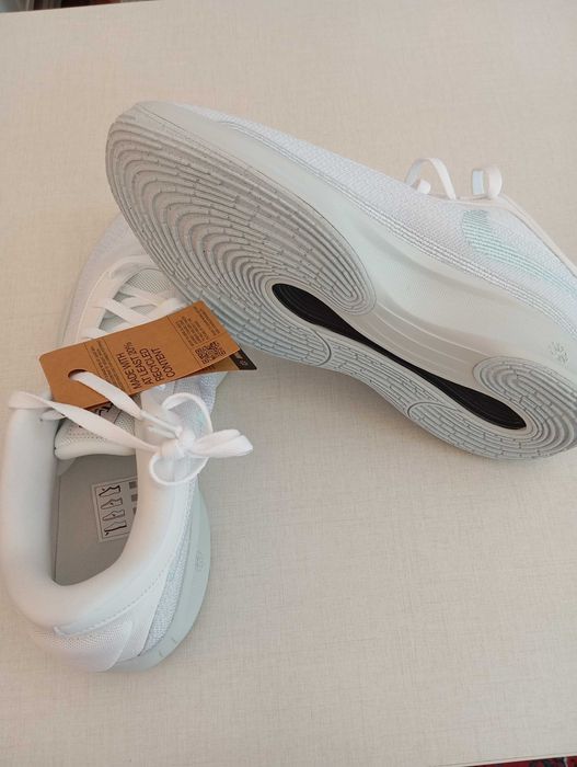 Чисто нови оригинални мъжки маратонки "Найк"