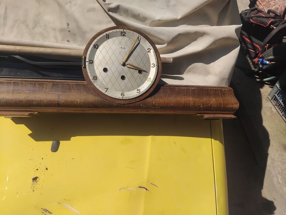 Продавам стар немски часовник