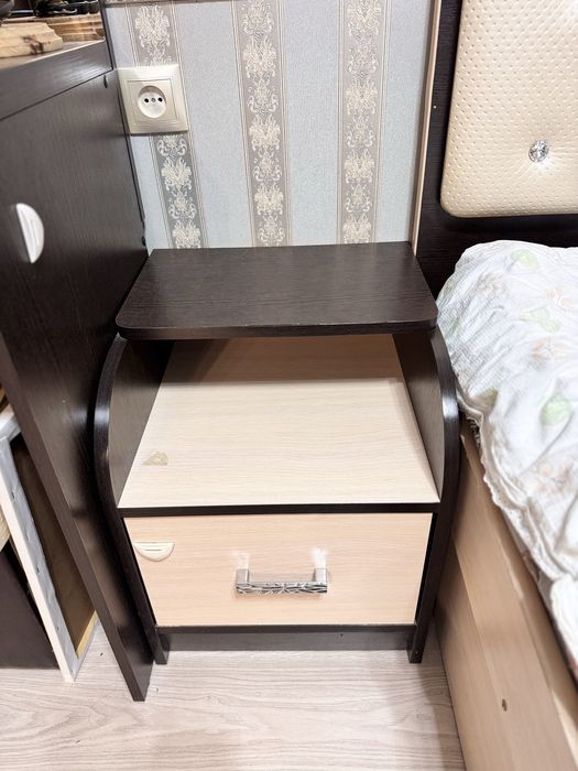 Кровать с матрасом