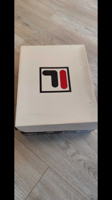 Уникални чисто нови маратонки FILA, 38