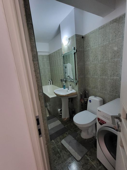 Dau in chirie apartament cu 2 camere