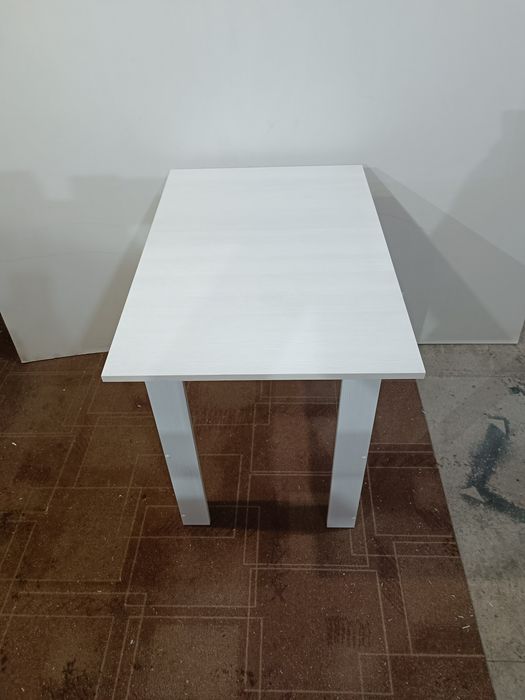 Стол кухонный,гостинную