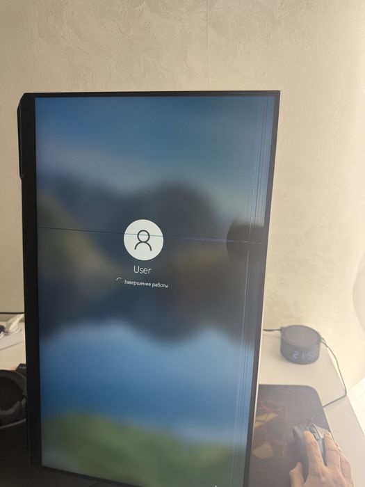 Продам монитор с деффектом