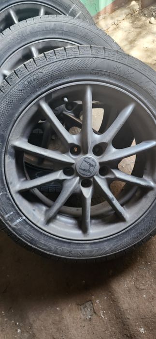 Продам шины зимние