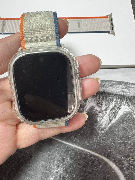 Apple Watch Ultra 2 - 2023 г. - Titanium 49 mm  Отлично състояние