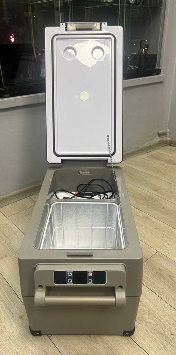 Amanet F28: Ladă frigorifică DINIWID S35 12/24V