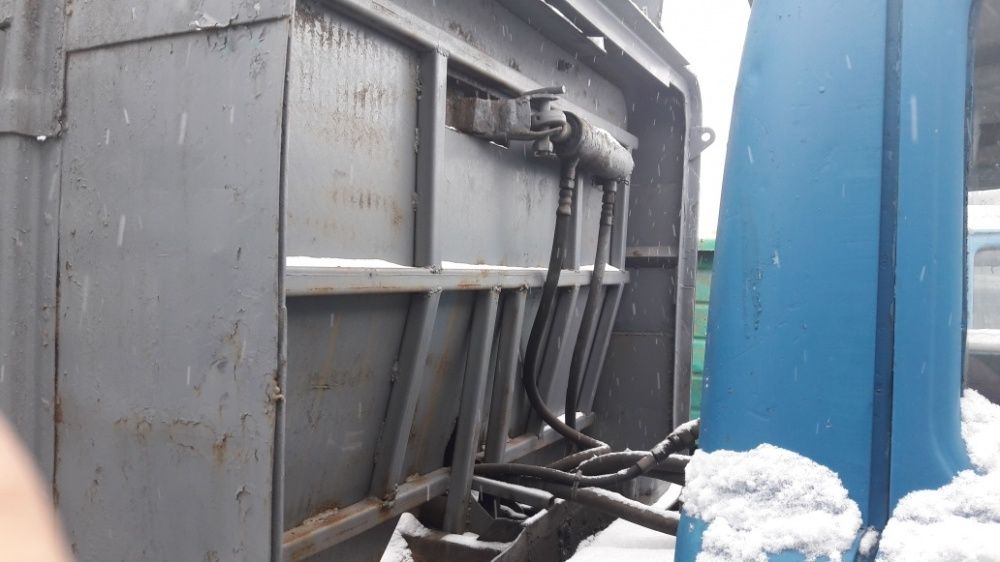 Вывоз мусора/твердо-бытовых/в контейнерах