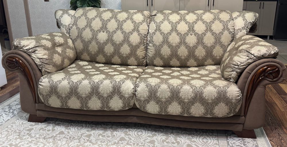 Мягкий уголок. Диван и 2 кресла. Потютьков.