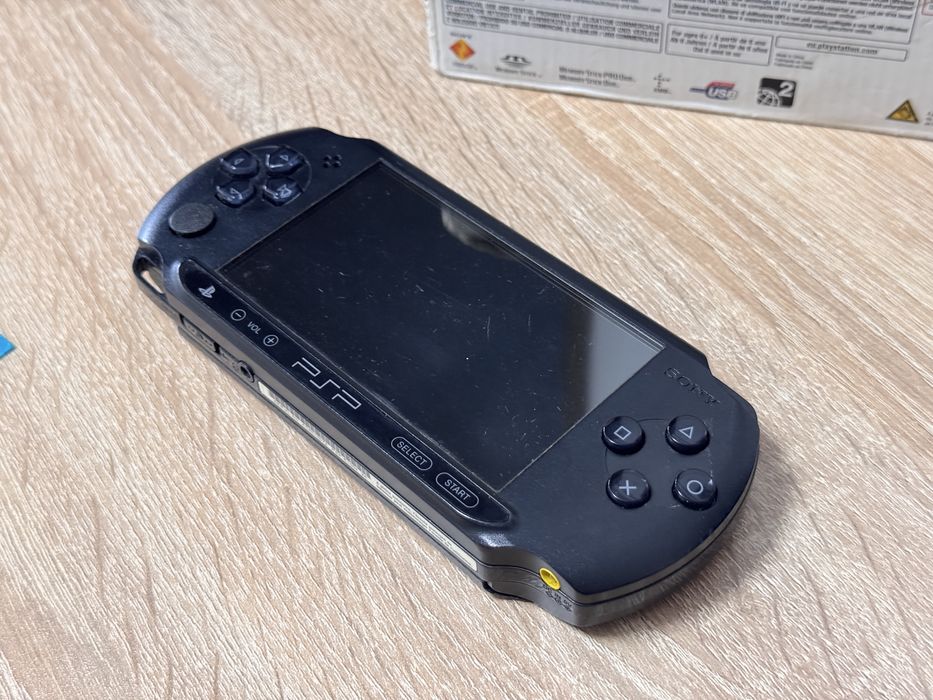 Sony PSP Street la cutie modat permanent