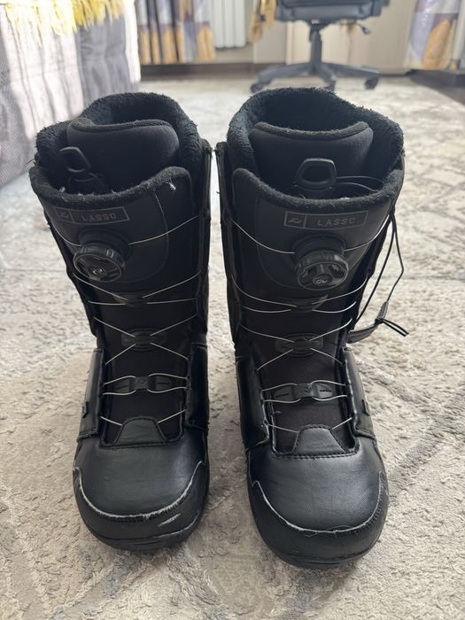 Продам ботинки для сноуборда 2 пары 1 Lasso 2 Burton