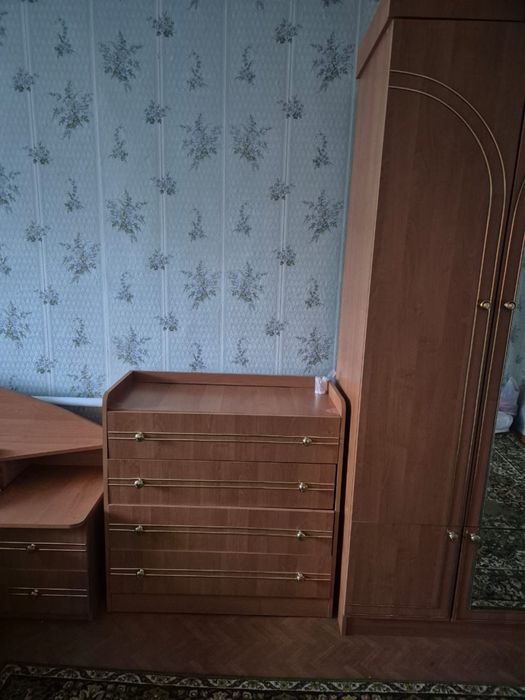 Продам спальный гарнитур