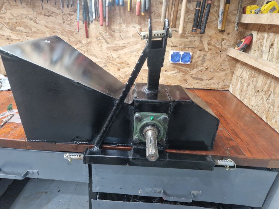 Tocatoare crengi după tractor