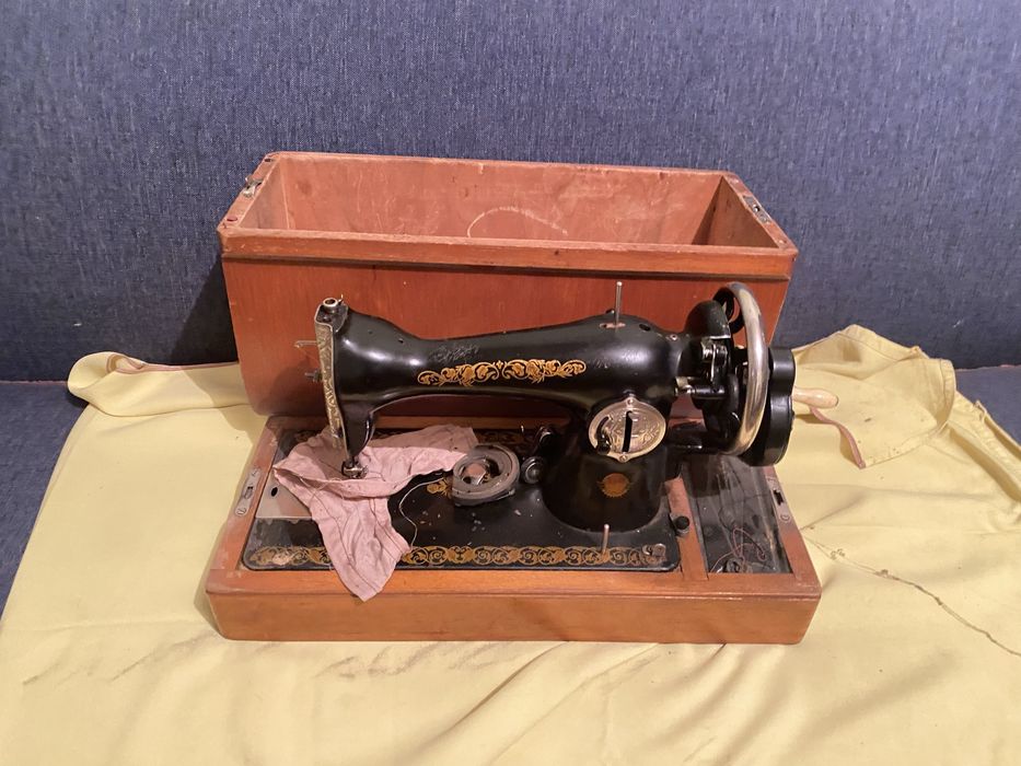 Машка Зингер для шитья