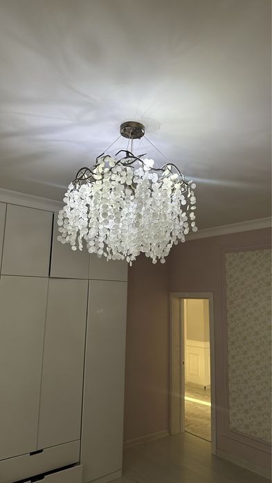 Люстра в стиле сакуры