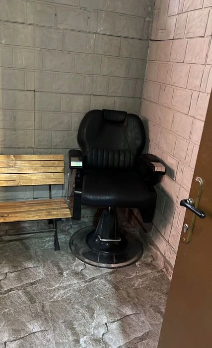 Парикмахерское  кресло
