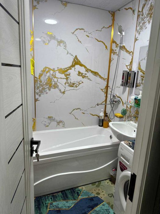 Продается квартира в Яшнабадском районе Авиасозлар 2-х ком в 3-х ком.