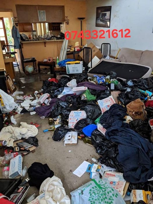 Debarasari apartamente mobila veche  poduri  beciuri  si ori ce fel de spatii