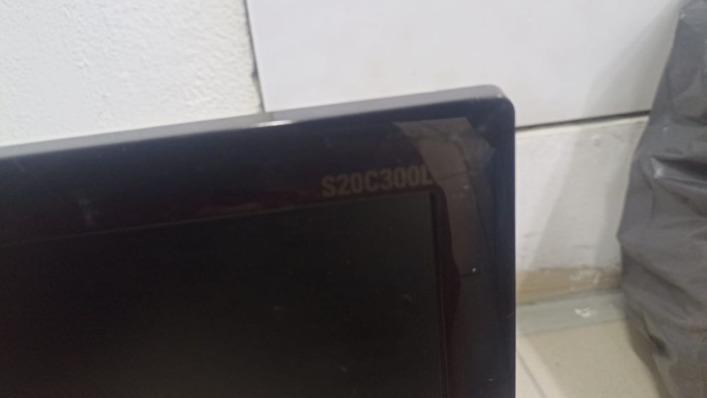 Продам мониторы  18 шт