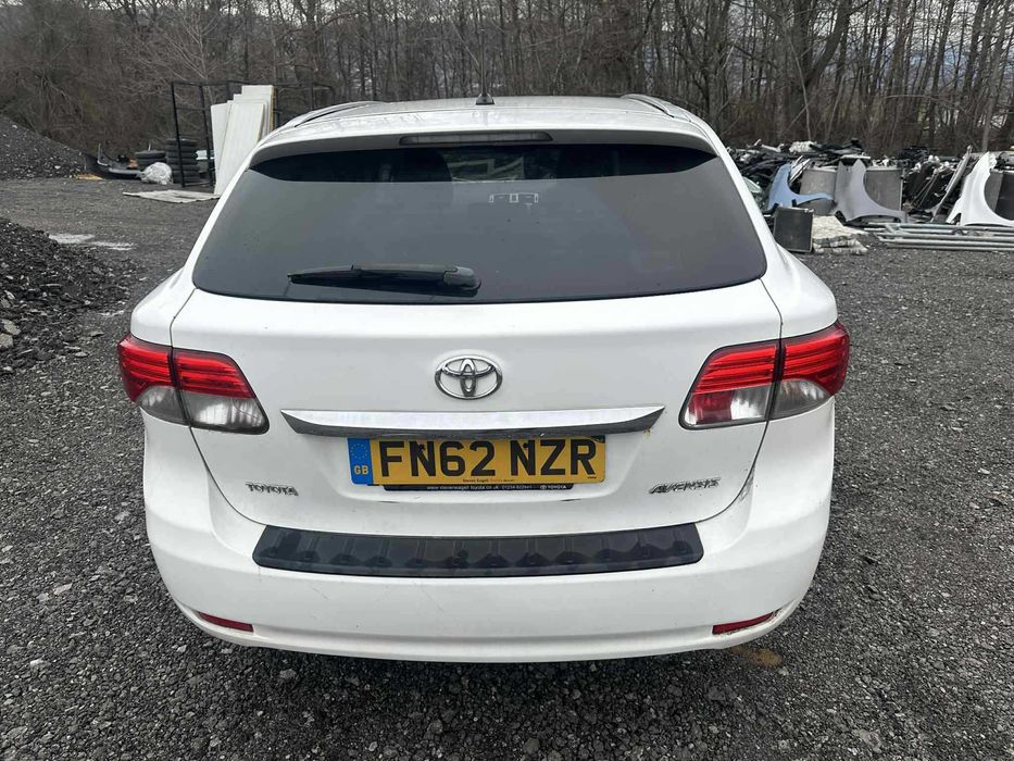 На части: Toyota Avensis 2. 0 D-4D T27, 2012 г.