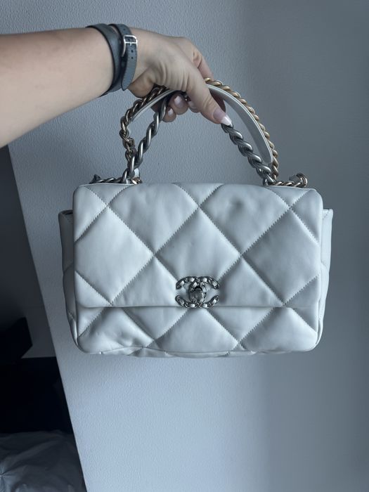 Chanel 19 Flap lambskin