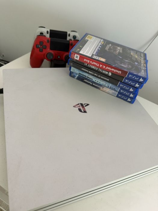 PS 4 PRO 1 TB Alb