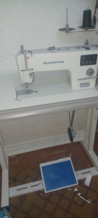 Tikuv moshinkasi sotiladi