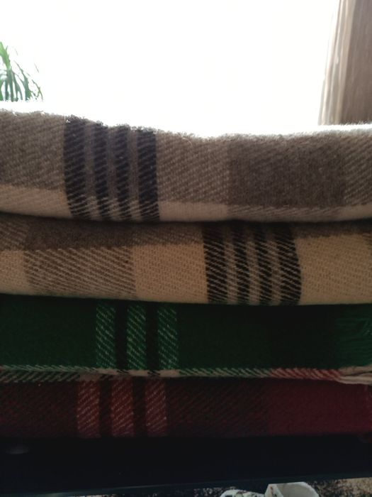 Одеяло, няколко броя, вълнено