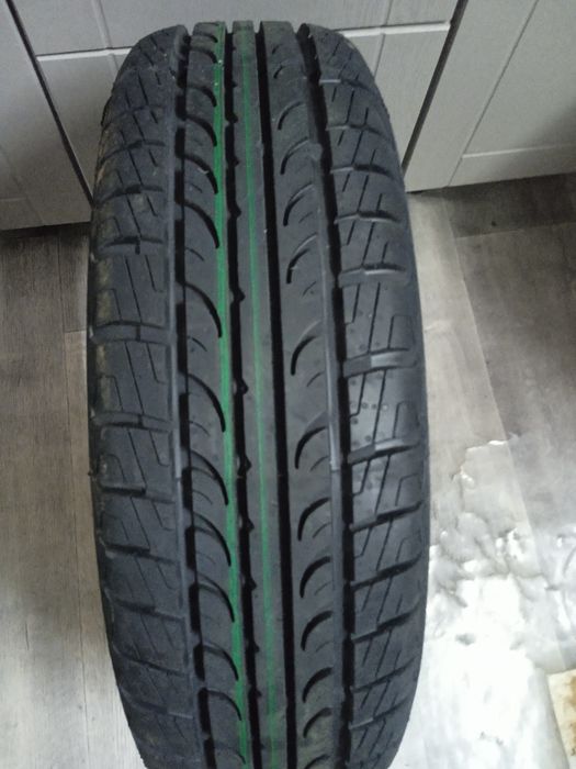 Продам комплект летней новой резины