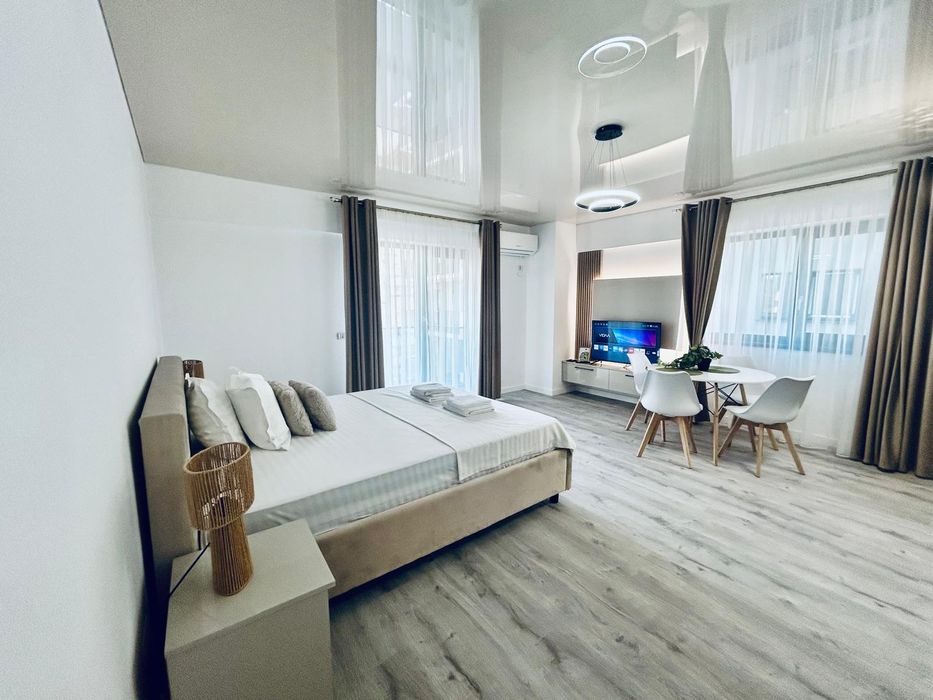 Regim hotelier Adamant Towers  pret avantajos.