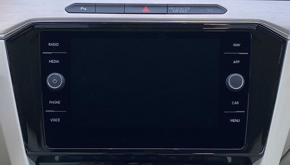 Display Infotainment cu ramă pentru VW Passat B8