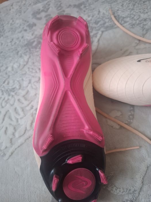 Vând ghete de fotbal Nike Phantom GX nr 42 aproape noi
