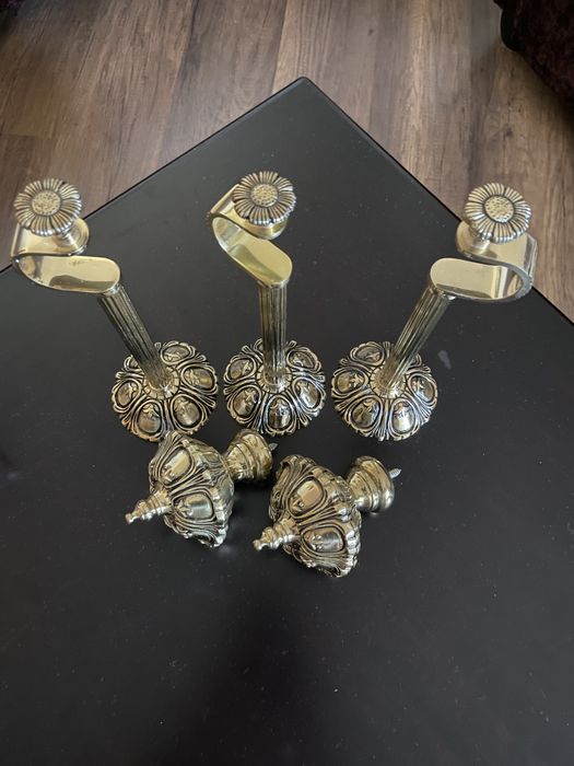 Кронштейны и держатели для штор