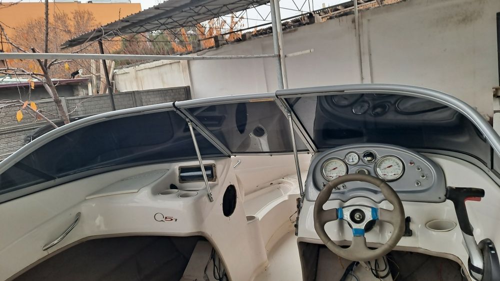 КАТЕР Tahoe Q5i (маторли қайиқ)