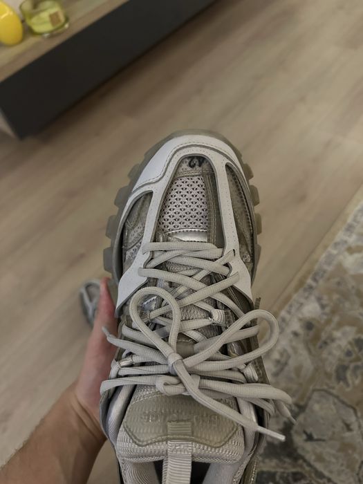 Balenciaga track 42