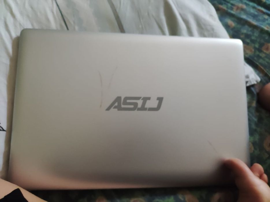 Продам ноутбук..