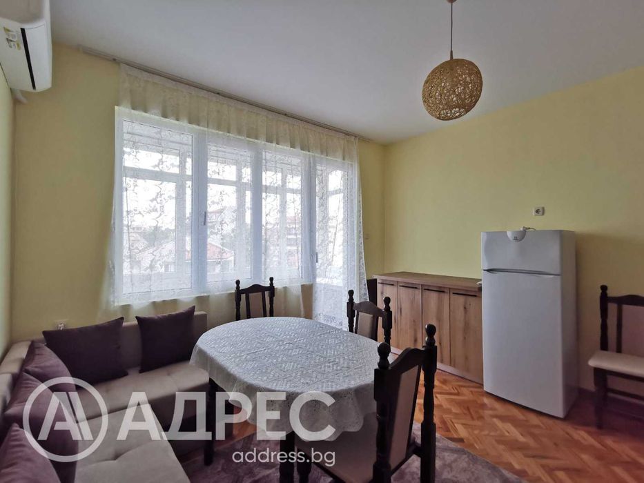 Дава се под наем Тристаен апартамент в Русе, Широк център - 70 кв.м за 280.5 € - Снимка #1