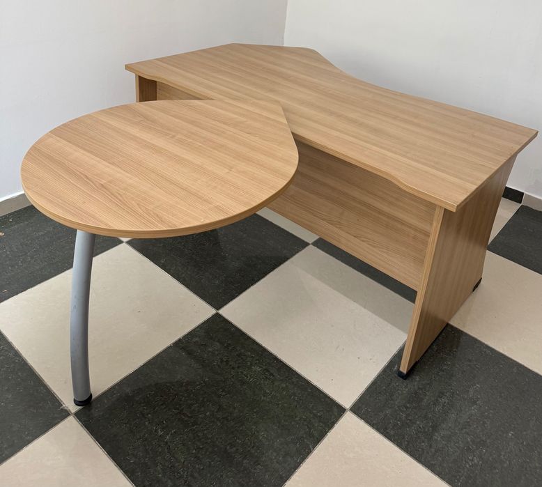 Столы офисные с приставкой