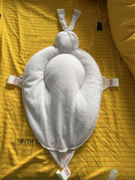 Perna bebe penteu  baie