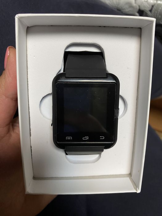 Чисто  нов Смарт часовник