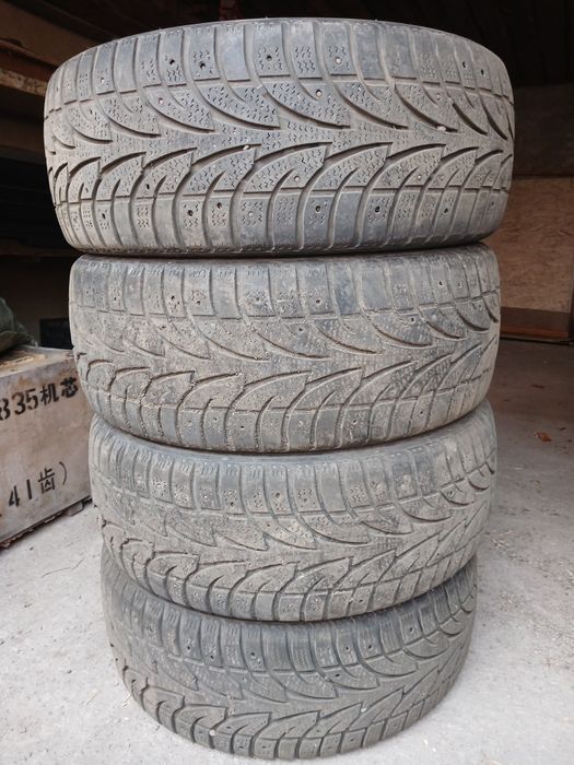 Шины зимние 215/55/17