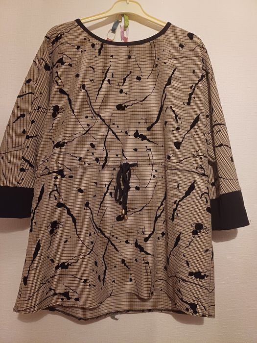 Продам костюм брючный