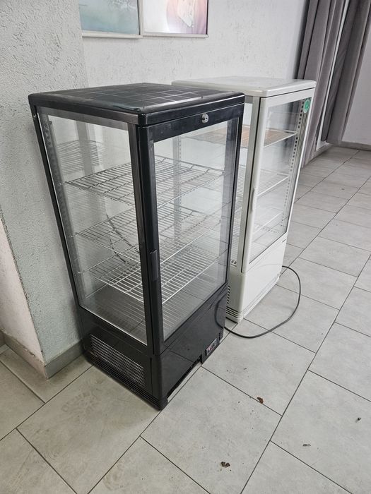 Витрина настолна вертикална за Торти и сладкарски изделия, сандвичи