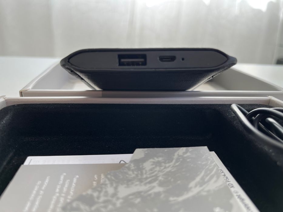 Външна батерия за телефон / таблет