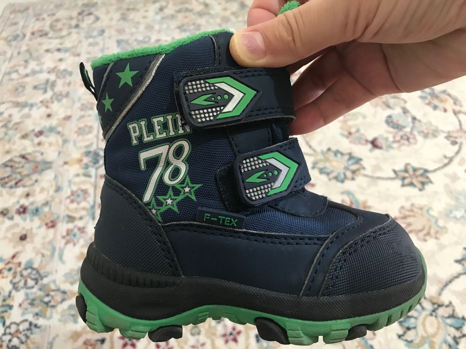 Продам зимнюю обувь